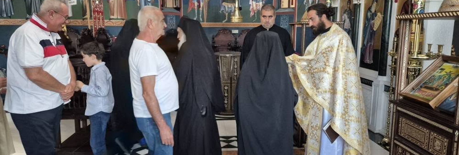 СРЕД МНОГОТО НЕПРЕСТАННИ ИЗКУШЕНИЯ, КЪМ ТЕБ НИЕ ПРИБЯГВАМЕ...