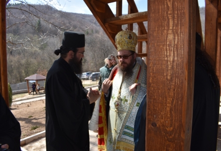 Водосвет в обновения Леворечки манастир