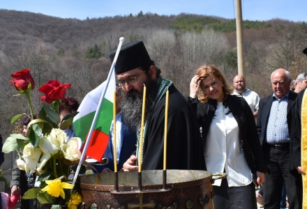 Водосвет в обновения Леворечки манастир