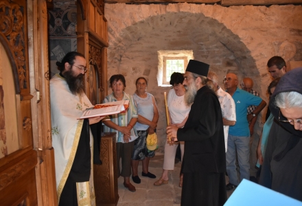 Вечерня с Богородичен молебен канон в Леворечкия манастир