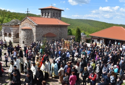 Три дни празници за Всецарица