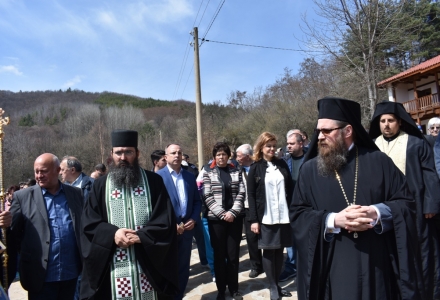 Водосвет в обновения Леворечки манастир