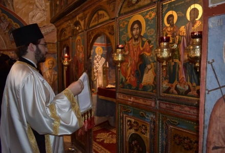 Обновление на стария манастирски храм