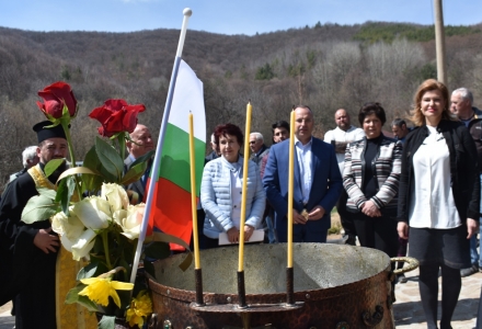 Водосвет в обновения Леворечки манастир