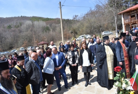 Водосвет в обновения Леворечки манастир