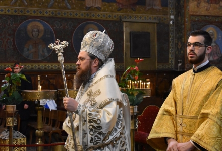 Двама светогорски игумени на имения ден на епископ Поликарп