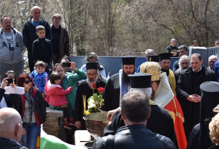 Водосвет в обновения Леворечки манастир