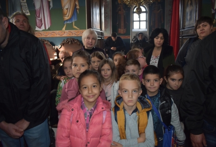 Трима  игумени и 100 деца на братска трапеза за празника на Църногорската света обител