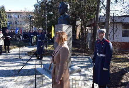 С водосвет откриха паметник на Левски в Брезник