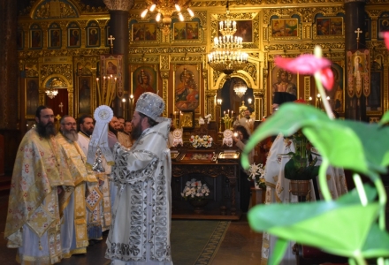 Двама светогорски игумени на имения ден на епископ Поликарп